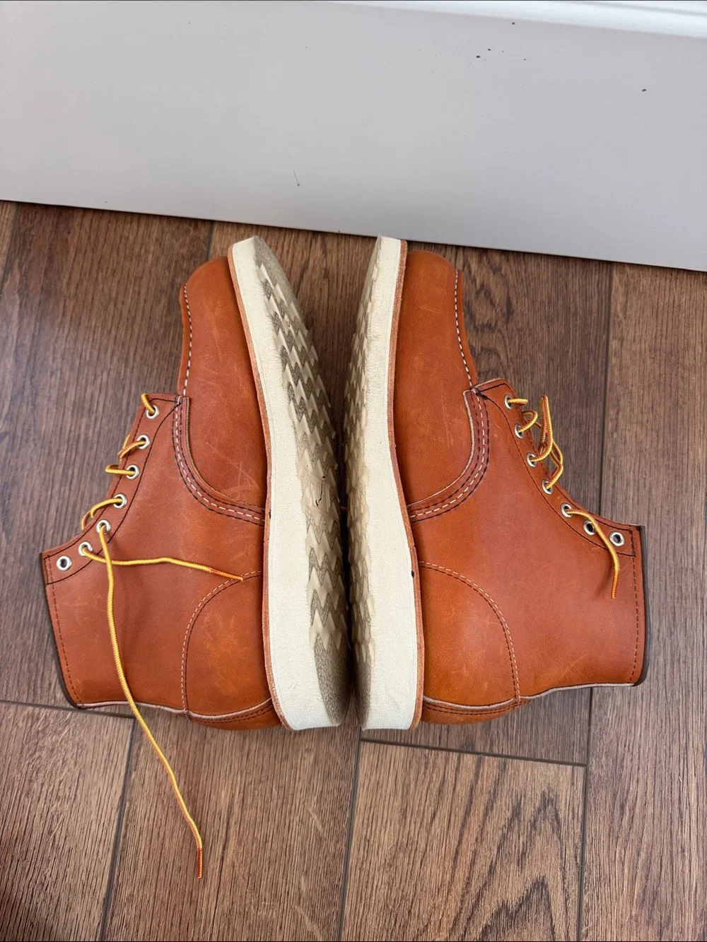 Red Wing Classic Moc Toe 875 ORO LEGACY Boots with Yellow Laces